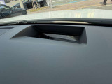 ヘッドアップディスプレイ(フロントガラスに運転に必要な情報が映し出されます)
