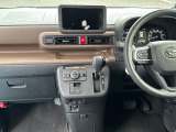 痛みの出やすい運転席シートの角、フロアマット、座面、ともに良好です