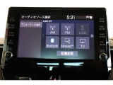 純正ディスプレイオーディオを装備。Bluetooth対応でお手持ちのスマートフォンからお気に入りの音楽の再生も可能。