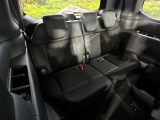 3列目シートはもちろん状態良好☆大人でもゆったりと座って頂けますので、大人数でのお出かけもラクラクです♪ご家族で、気の知れた仲間で、ドライブに行くのが楽しみですね♪