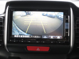 リアカメラが装備されています。バックにいれるだけでナビ画面に映ります。後方の安全確認や、狭い駐車場での車庫入れ、雨の日や夜間などに便利です。安全、安心にバックするためには必須アイテムですね。