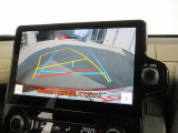バックカメラで後方がリアルタイム映像で確認できます!商業施設や駐車場での駐車時や、夜間のバック時にも安心です♪