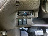 ビルトインタイプの【ETC】で見た目もスッキリ。高速道路の利用にとても便利です。【パーキングセンサー】駐車や出庫時にクルマの前後の障害を検知し、音とディスプレイでお知らせします。