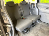後部座席も気になるようなキズ・汚れやへたり等、大きなダメージはなく、良好な状態です。