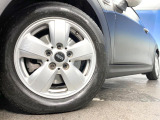 ●純正15インチアルミホイール:輸入車ならではの卓越した走りを支えるホイールと足回りです!日本車の走りに慣れている方にもぜひ体感して頂きたいほど、高いレベルでまとまっています!