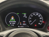 【メーターまわり】ドライバーから見やすい位置にあって安全運転に寄与します。マルチインフォメーションディスプレイでは、クルマに関する情報の確認はもちろん、各種安全機能・装備のON/OFFも設定可能。