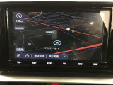 純正ナビを装備。タッチパネル式で使いやすく、お出かけもラクラクです。