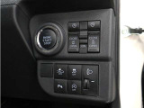 電動のスライドドアで楽々スムース!運転席から開閉の操作ができます!&スタートスイッチを押してエンジン始動ができるスマートキーが装備されています♪ポケットや鞄からキーを出さずに乗り込めます♪