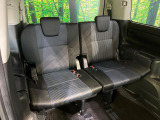 3列目シートはもちろん状態良好☆大人でもゆったりと座って頂けますので、大人数でのお出かけもラクラクです♪ご家族で、気の知れた仲間で、ドライブに行くのが楽しみですね♪