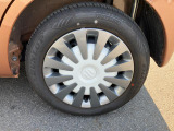 ホイールはスチールホイールでデザインカバー装備です!