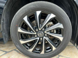ボディースタイルにマッチした純正アルミホイールです!