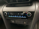 オートエアコンは温度を設定するだけで、自動で風量などを設定してくれます。運転しながら操作も必要ないので、安全性も向上します。