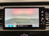 バックでの車庫入れも安心です! リアカメラが付いているバックモニター付のナビを装備しております。操作線もついており距離感も画面から確認できます。