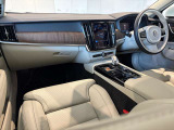 V90 リチャージ アルティメット T8 AWD プラグインハイブリッド 4WD 