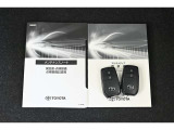 保証書・記録簿・取扱説明書と揃っていいます。キーの電池は新品にお取替えしてから納車させて頂きます。