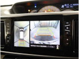 バックガイドモニターで、後方を確認しながら安心して駐車することができます。運転初心者も熟練者も必須の機能ですよ!