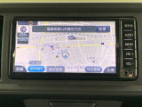 純正ナビを装備。タッチパネル式で使いやすく、お出かけもラクラクです。
