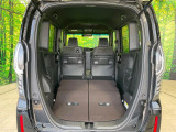 後席を格納すると、これだけの広さが!シーンに合わせたシートアレンジで、大きな荷物も積むことが出来ます♪