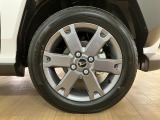 純正15インチアルミホイール装備しています★デザインも人気のアルミホイールですよ★