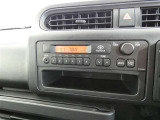 純正のAM/FMカーラジオを装備です。