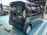 当店は「女性にやさしい自動車販売店」をモットーに専門用語を使わないわかりやすい説明をするよう心がけております。女性スタッフも在籍しておりますのでお気軽にご相談ください。