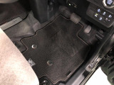 嬉しい純正フロアマット付き♪ 状態も良好です(^^♪