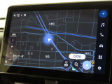 メーカー装着のディスプレイオーディオ(コネクティッドナビ対応)を装備しております。
