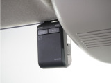 ◆ドライブレコーダー◆映像・音声などを記録する自動車用の装置です。 もしもの事故の際の記録はもちろん、旅行の際の思い出としてドライブの映像を楽しむことができます。