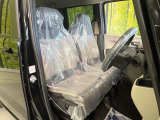 運転席シート廻りは使用感も少なく、良好な状態となっています。丁寧に使われていたことがよくわかりますね。