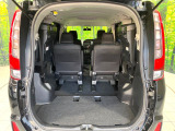 普段のお買い物や通勤、送迎等に十分な荷室スペースを確保しております。セカンドシートを倒すと、大きな荷物の積載も可能です♪