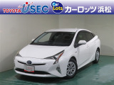 優れた燃費性能を誇るハイブリッドカー、トヨタ・プリウスです☆
