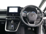 運転席から各種ボタンの操作がしやすいように設計されたデザイン。シンプルでとても乗りやすいですよ(*^-^*)