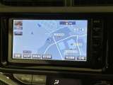 純正ナビを装備。タッチパネル式で使いやすく、お出かけもラクラクです。