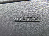 運転席にSRS二-エアバッグを採用 下肢の障害を軽減ことができます