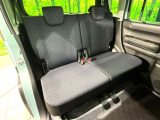 後部座席も気になるようなキズ・汚れやへたり等、大きなダメージはなく、良好な状態です。