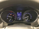 とっても見やすいメーターです。夜間時はラグジュアリーな気分にさせてくれる照明が魅力ですので、夜のドライブも楽しみになりますよ♪