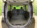 後席を格納すると、これだけの広さが!シーンに合わせたシートアレンジで、大きな荷物も積むことが出来ます♪