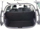 広々としたラゲージスペースを備えています。大きなものや長さのある荷物もしっかりと積み込めます。