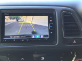 【バックカメラ】運転が苦手な方も車庫入れラクラクです!ギアをリバースに入れれば自動的に切り換わりますので、面倒な操作は不要です♪狭い駐車場もお車を傷つけず安心ですね!