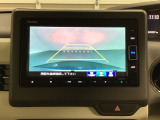 バックでの車庫入れも安心です! リアカメラが付いているバックモニター付のナビを装備しております。操作線もついており距離感も画面から確認できます。