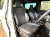 運転席シート廻りは使用感も少なく、良好な状態となっています。丁寧に使われていたことがよくわかりますね。