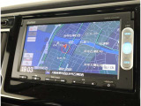純正ナビを装備。タッチパネル式で使いやすく、お出かけもラクラクです。