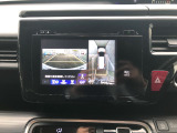 初心者の方や運転が苦手な方でも安心して駐車ができるバックカメラ!