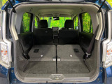普段のお買い物や通勤、送迎等に十分な荷室スペースを確保しております。セカンドシートを倒すと、大きな荷物の積載も可能です♪