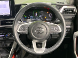 【純正革巻きステアリング】上質な革を使用することで、手にしっかり馴染みとても運転しやすいハンドルです♪