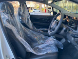 ゆったりとした運転席廻りです。