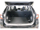ハッチバックとしては充分な容量の荷室です