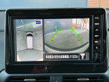 アラウンドビューモニター搭載。上から見下ろしたように液晶に映るのでスムーズな駐車をサポートします。