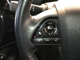 ステアリングスイッチで、安全運転!前方から目線を外さないように!