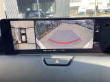 360度ビューモニター 4つのカメラで前後左右、俯瞰映像を表示、ドライバーからは見えない領域の危険認知をサポートするシステム搭載!